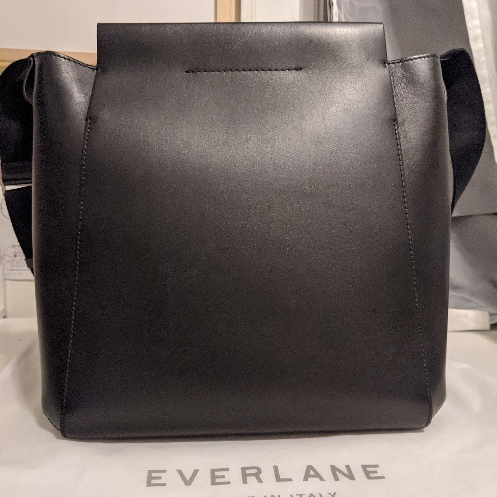 Everlane The Form Bag Black